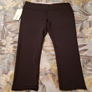 Marika Capri Leggings